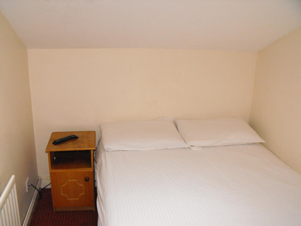 Hazelbrook Lodge Dublin Room photo